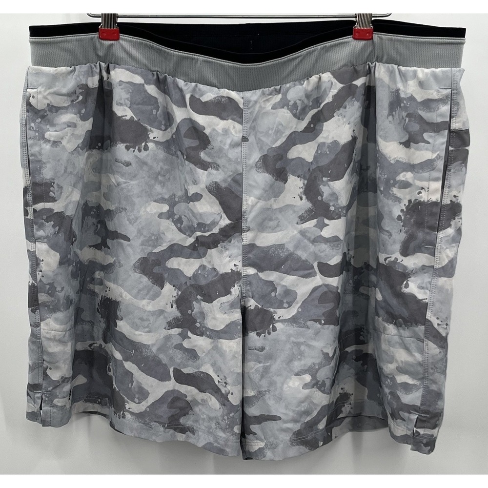 Fabletics Shorts Men's XXL Camouflage Inseam 5.5" Running Gym